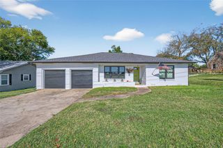 302 W Stone Street, Brenham, TX 77833