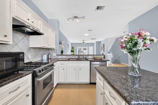 3208 Chenevert Street, Houston, TX 77004