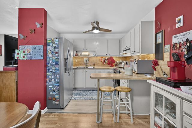810 LAKE SHORE Drive 25, Lake Park, FL 33403