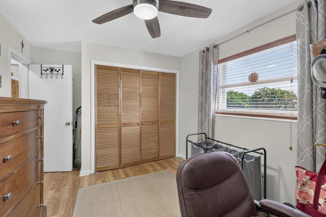 810 LAKE SHORE Drive 25, Lake Park, FL 33403