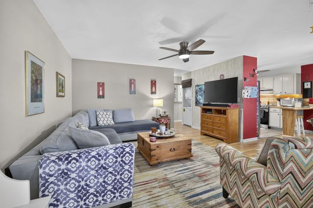 810 LAKE SHORE Drive 25, Lake Park, FL 33403