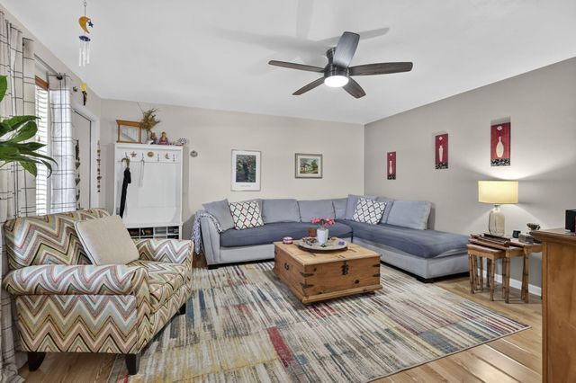 810 LAKE SHORE Drive 25, Lake Park, FL 33403