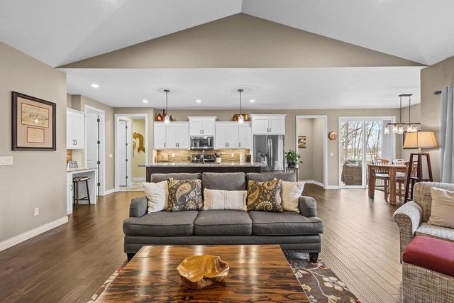 2960 BALLY BUNION LANE, Green Bay, WI 54311