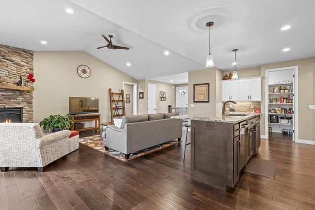 2960 BALLY BUNION LANE, Green Bay, WI 54311