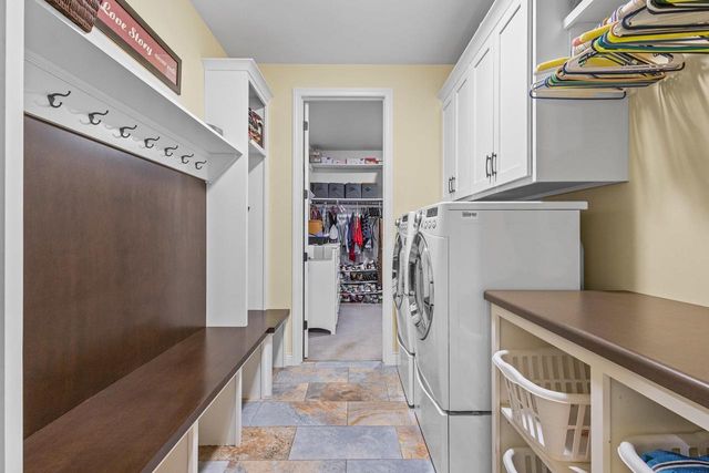 2960 BALLY BUNION LANE, Green Bay, WI 54311