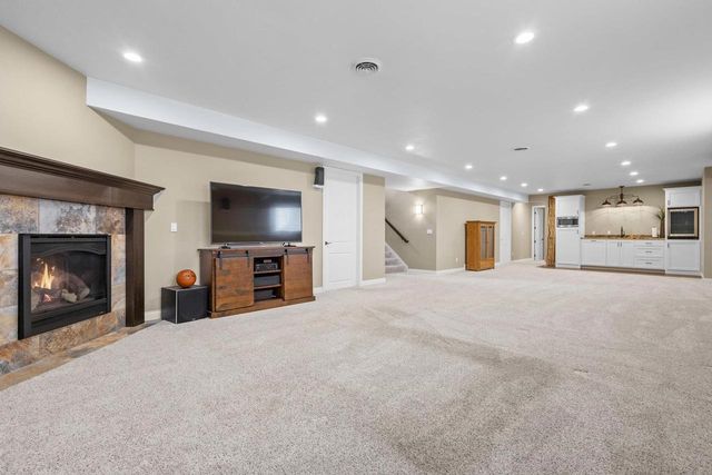 2960 BALLY BUNION LANE, Green Bay, WI 54311