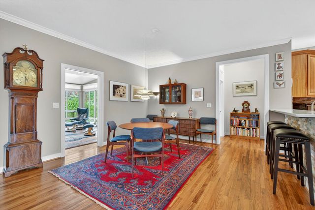 204 ROSE HILL CIR, Staunton, VA 24401