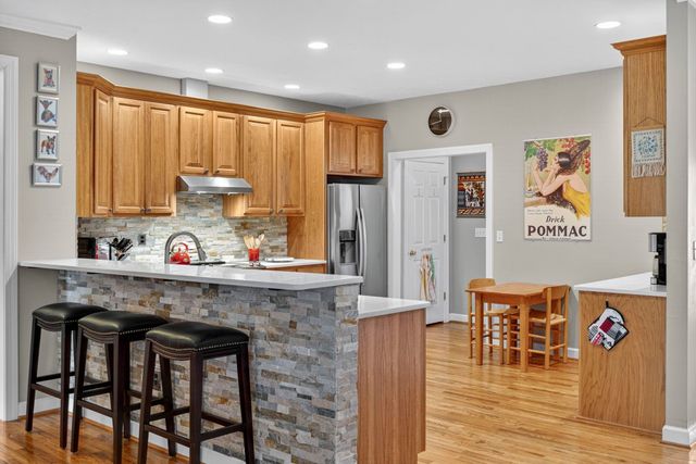 204 ROSE HILL CIR, Staunton, VA 24401