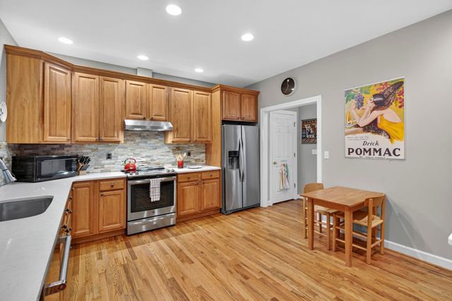 204 ROSE HILL CIR, Staunton, VA 24401