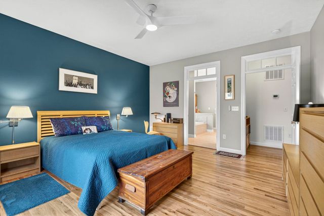 204 ROSE HILL CIR, Staunton, VA 24401