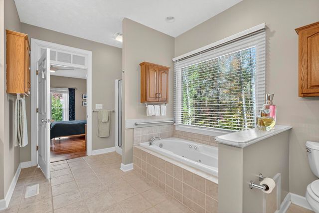 204 ROSE HILL CIR, Staunton, VA 24401