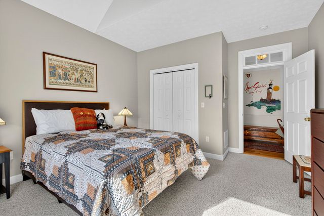 204 ROSE HILL CIR, Staunton, VA 24401