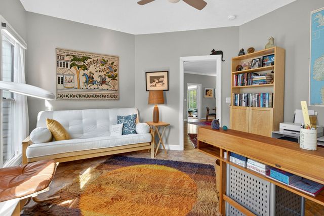 204 ROSE HILL CIR, Staunton, VA 24401