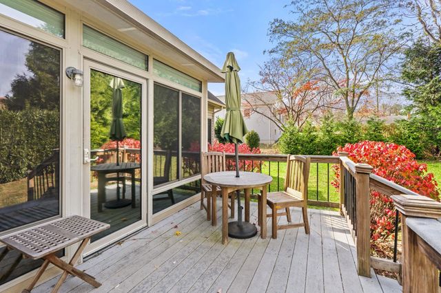 204 ROSE HILL CIR, Staunton, VA 24401