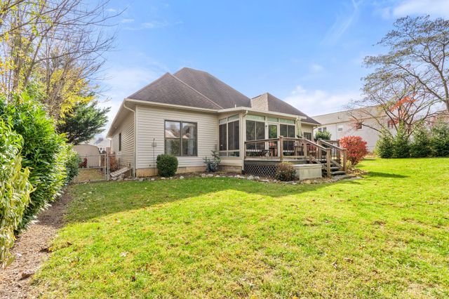 204 ROSE HILL CIR, Staunton, VA 24401