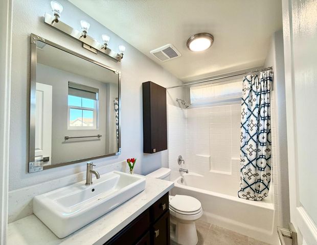 1268 Piazza Lane, Clovis, CA 93612