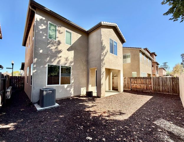 1268 Piazza Lane, Clovis, CA 93612
