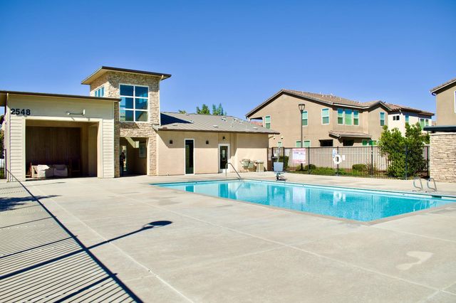 1268 Piazza Lane, Clovis, CA 93612