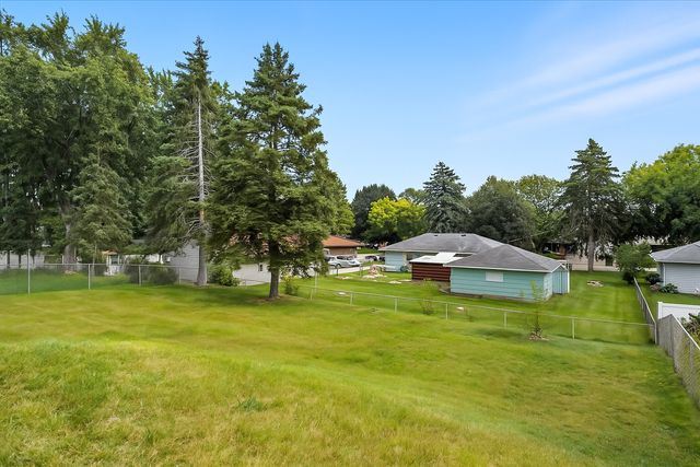 8833 Hallmark Avenue S, Cottage Grove, MN 55016
