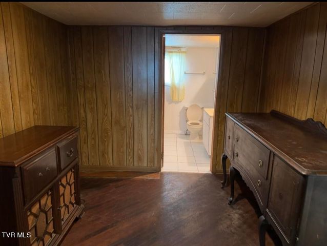 1506 Pittstown Road, Bristol, VA 24201