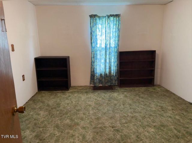1506 Pittstown Road, Bristol, VA 24201