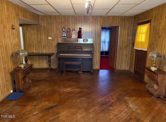 1506 Pittstown Road, Bristol, VA 24201