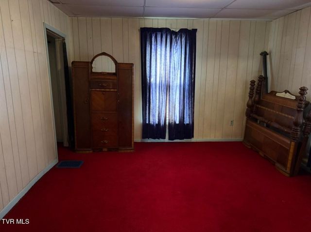 1506 Pittstown Road, Bristol, VA 24201