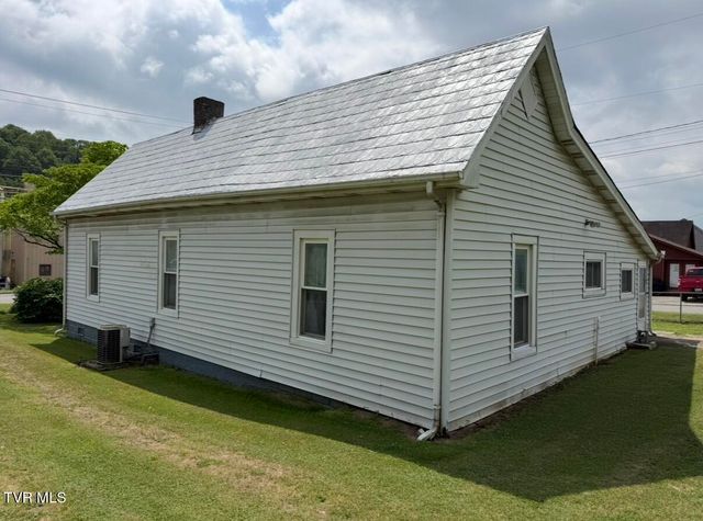 1506 Pittstown Road, Bristol, VA 24201