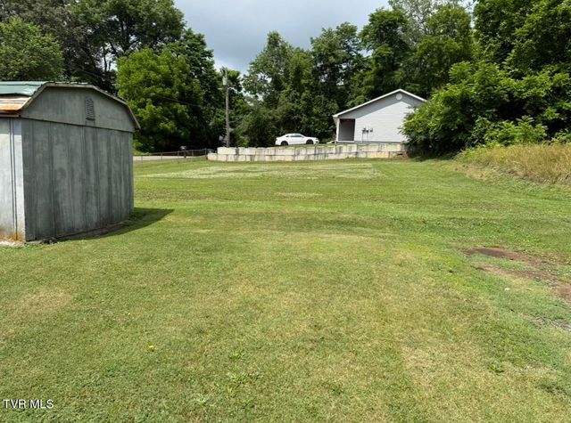 1506 Pittstown Road, Bristol, VA 24201