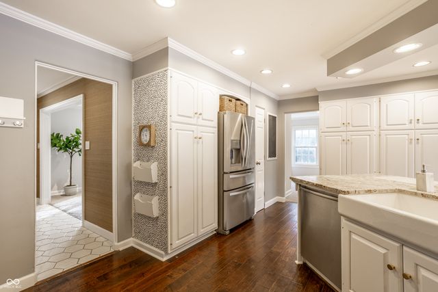 6930 Oak Lane, Indianapolis, IN 46220