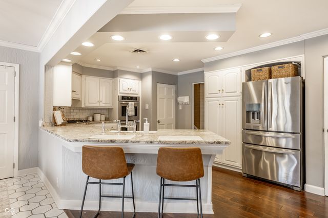 6930 Oak Lane, Indianapolis, IN 46220