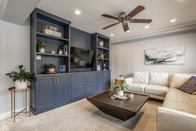 6930 Oak Lane, Indianapolis, IN 46220