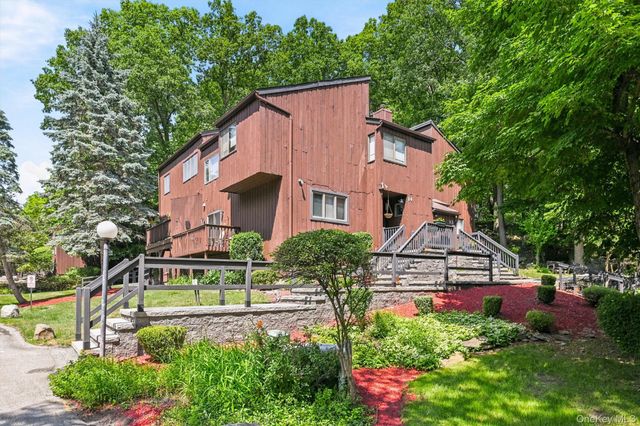 13 Redwood Drive, Highland Mills, NY 10930