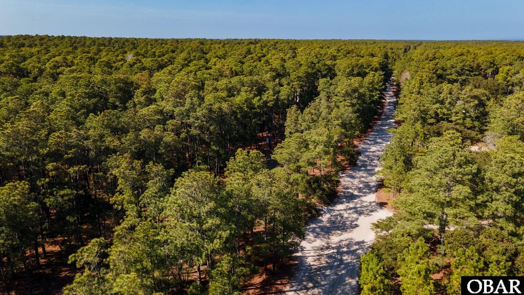 Image 9 of property listing at 2322 Ocean Pearl Road Lot 2, Corolla, NC 27927