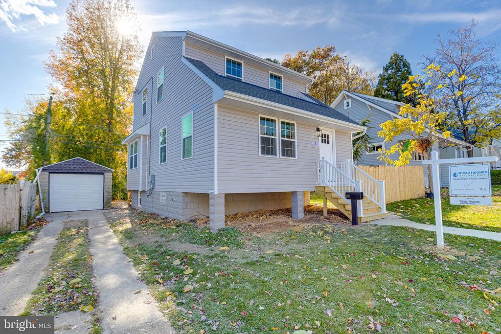 Image 2 of property listing at 2911 INGLEWOOD AVE, Baltimore, MD 21234