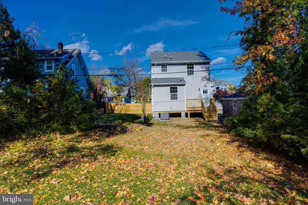 Image 40 of property listing at 2911 INGLEWOOD AVE, Baltimore, MD 21234