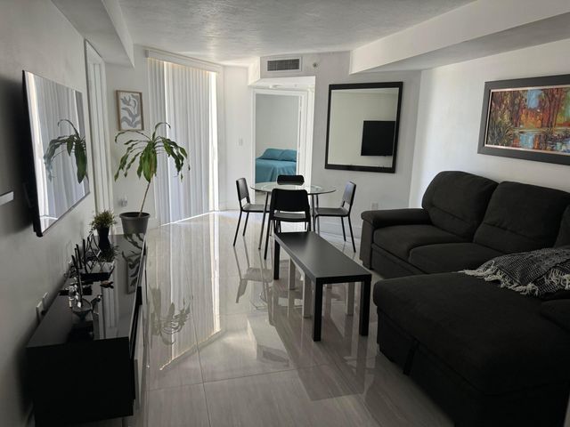 102 SW 6th Avenue 206, Miami, FL 33130