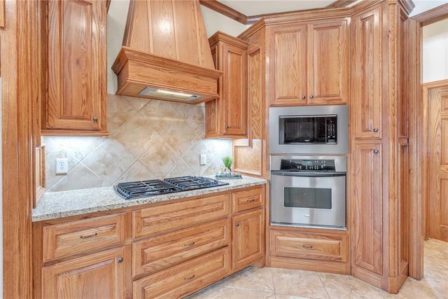 3408 Stone Brook Court, Oklahoma City, OK 73120