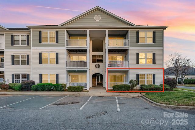 1182 Plaza Walk Drive, Charlotte, NC 28215