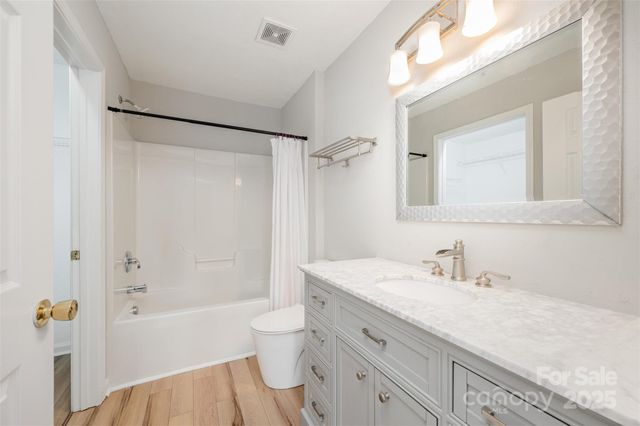 1182 Plaza Walk Drive, Charlotte, NC 28215