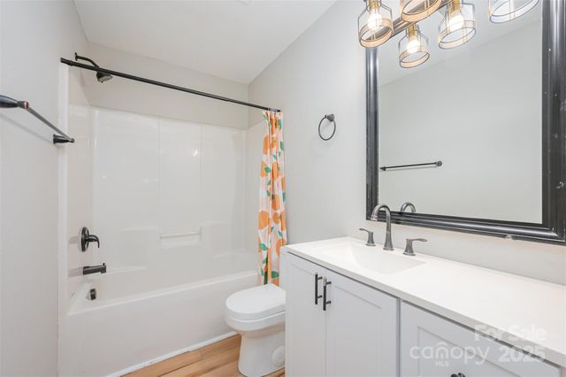 1182 Plaza Walk Drive, Charlotte, NC 28215