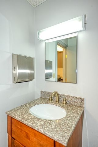 394 Lowell St 19, Lexington, MA 02422