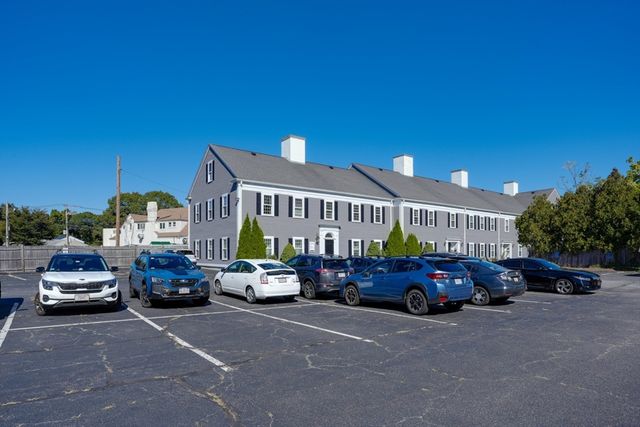 394 Lowell St 19, Lexington, MA 02422