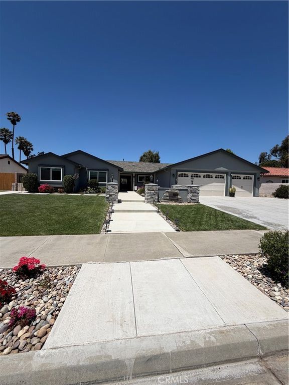 Image 1 of property listing at 401 meadowbrook Drive, Santa Maria, CA 93455
