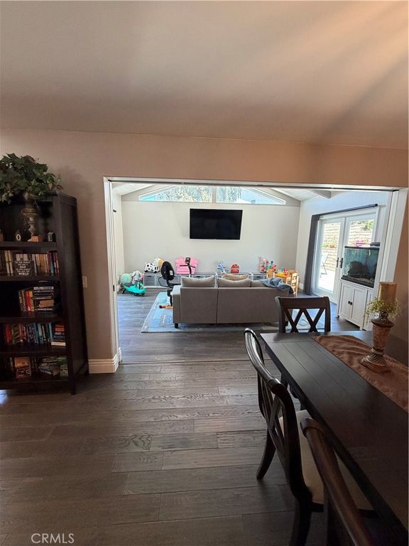 Image 11 of property listing at 401 meadowbrook Drive, Santa Maria, CA 93455