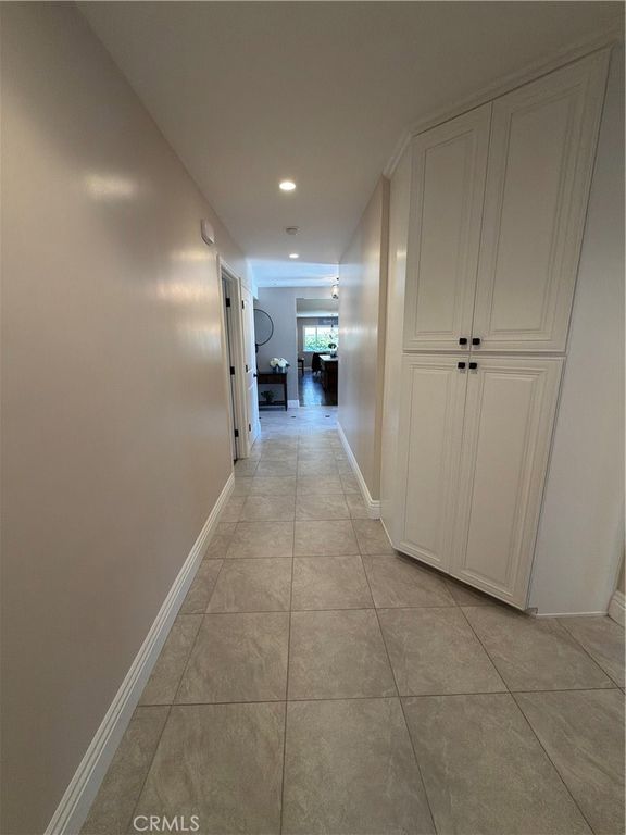 Image 27 of property listing at 401 meadowbrook Drive, Santa Maria, CA 93455