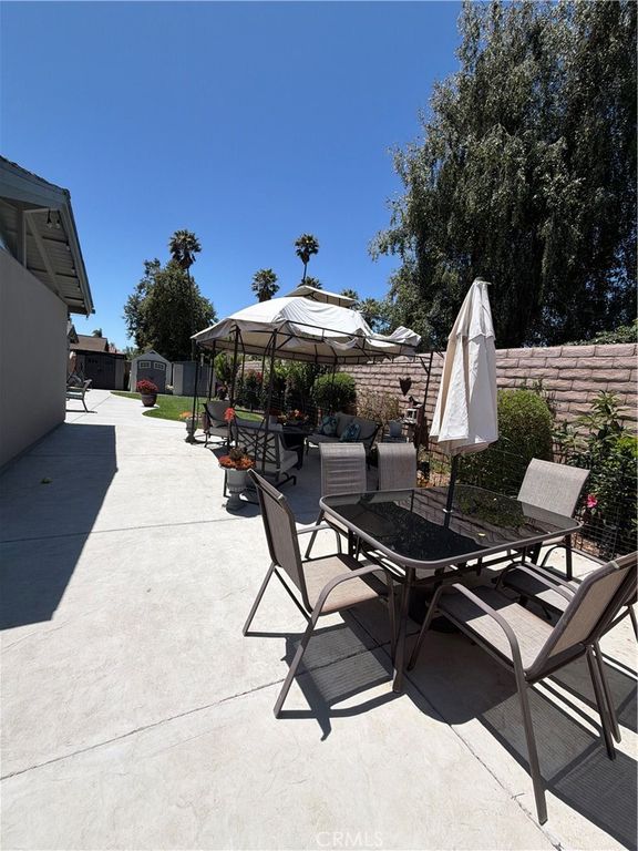 Image 50 of property listing at 401 meadowbrook Drive, Santa Maria, CA 93455