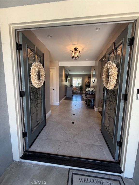 Image 7 of property listing at 401 meadowbrook Drive, Santa Maria, CA 93455
