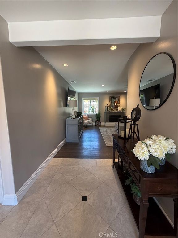 Image 8 of property listing at 401 meadowbrook Drive, Santa Maria, CA 93455