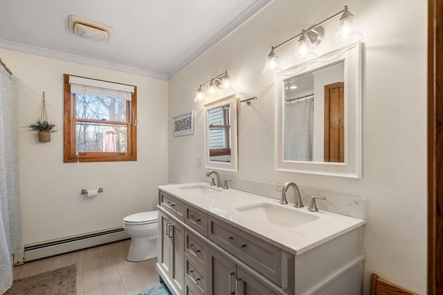 4 Dorianna Cir, Shrewsbury, MA 01545